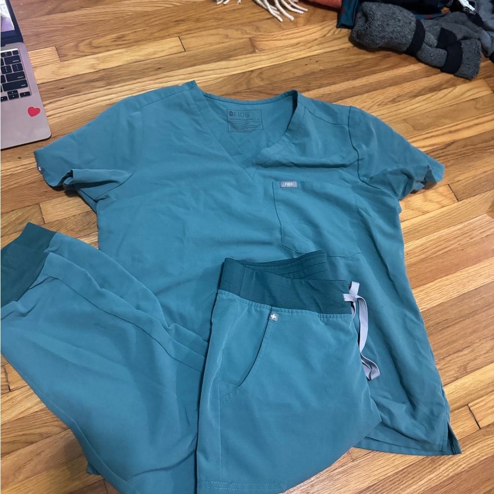 Figs Teal Women's Scrub Set